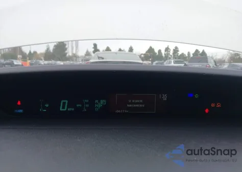 2013 Toyota Prius Two z USA, uszkodzony, nr VIN JTDKN3DU7D5578355